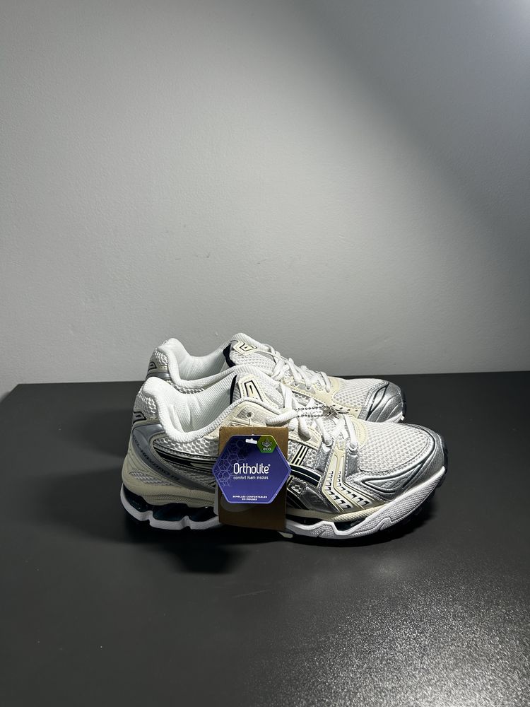 Asics Gel Kayano 14.     42,5.     Noi cu etichete