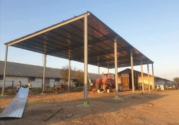 Vând hala metalică 9x8x4