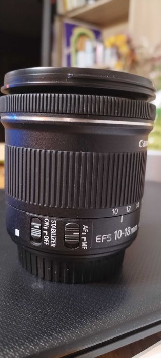 obiectiv Canon EFS 10 - 18 mm cu stabiliz image, focus manual/automat