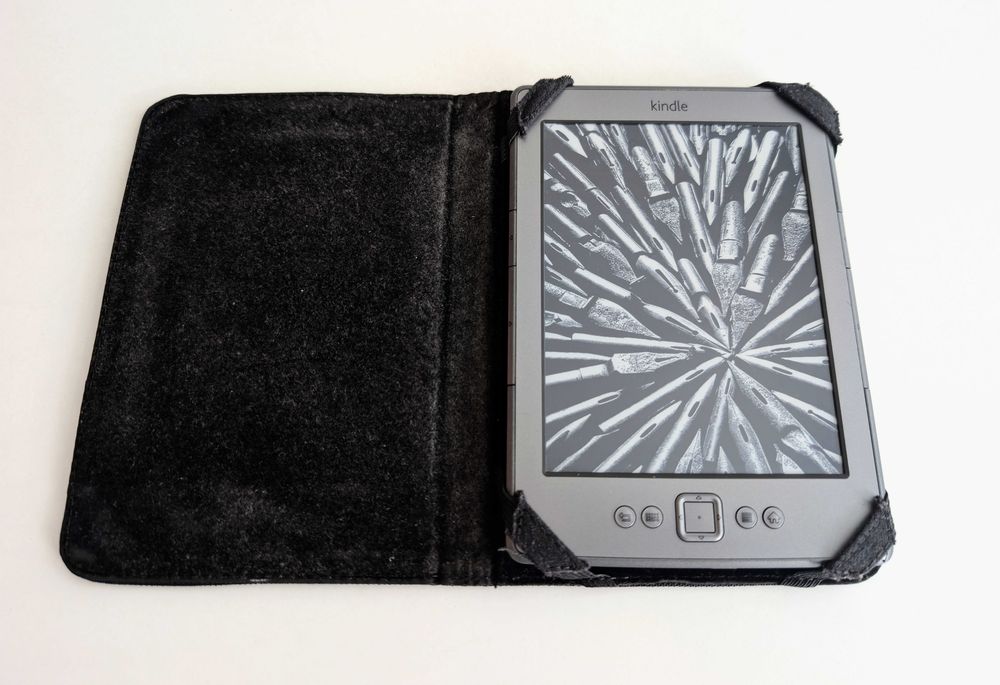 Четец Amazon Kindle 4