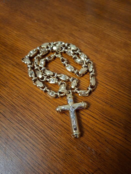 Vând lant aur model foarte frumos!