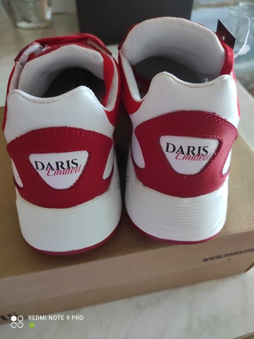 Сникърси Дарис Нови - 39 номер Нови