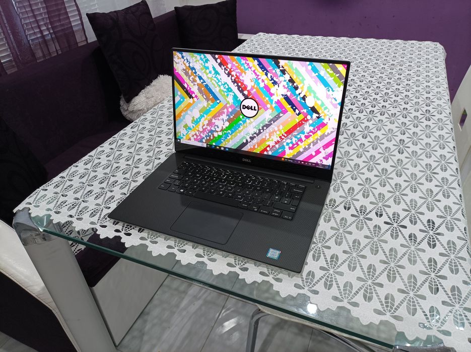 Dell XPS 15 9560 4K UHD тъчскрийн,i7-7700HQ,GTX 1050,16gb DDR4,512gb N