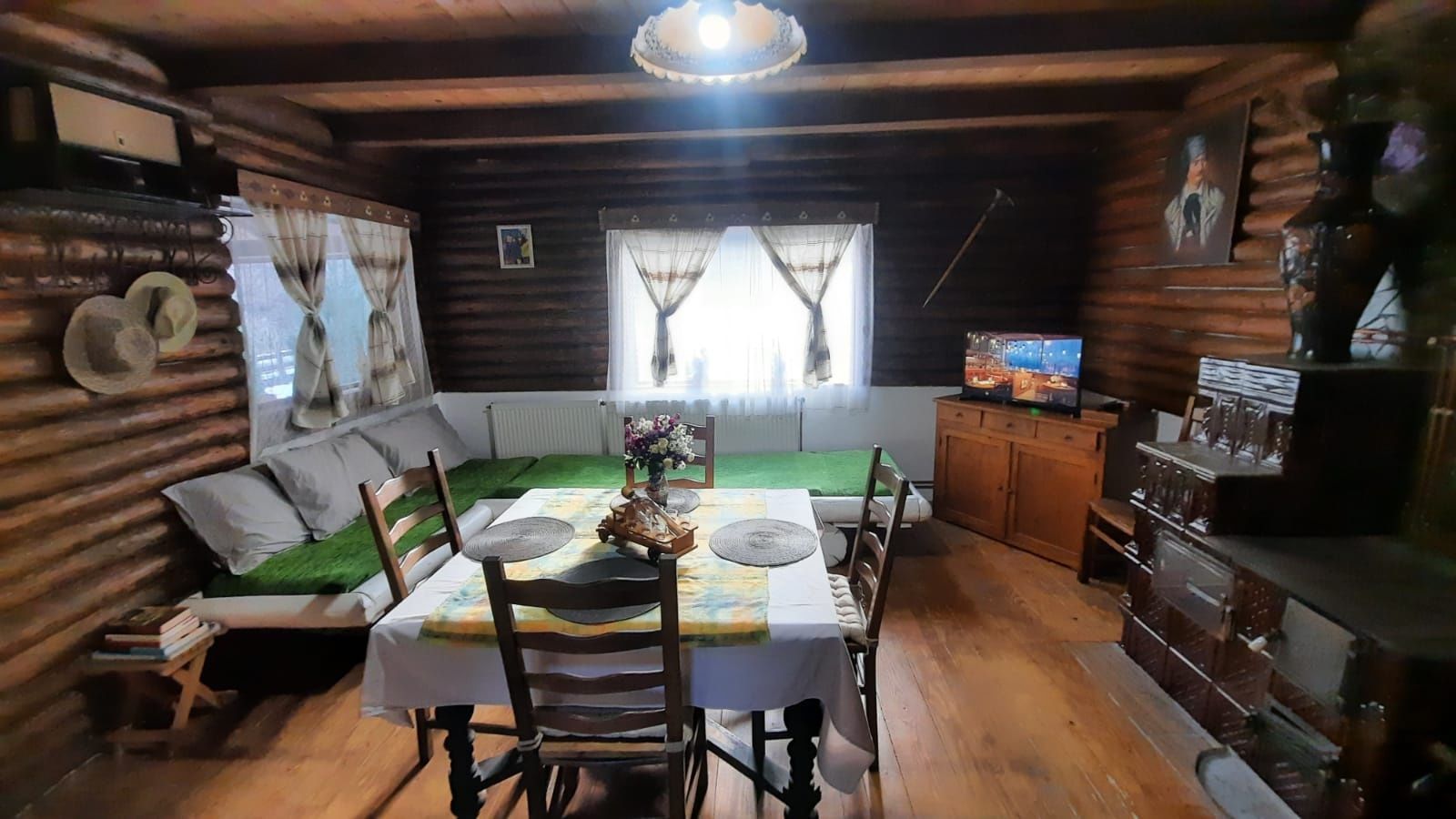 Cabană de închiriat 275 lei TOATĂ  Rustică, Tradițională Apuseni