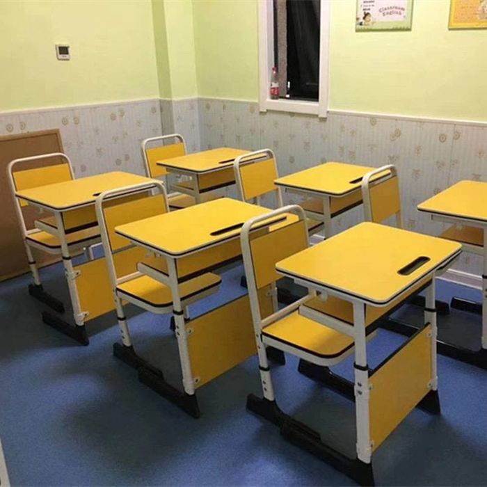 Детская парта со стулом