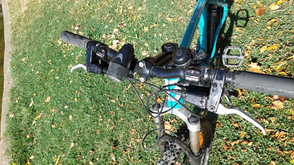 Bicicleta MTB  Scott, schimbătoare și frâne  Shimano