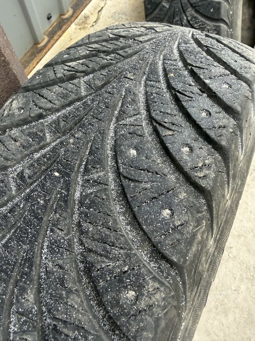 Продам шины зимние 195/65R15