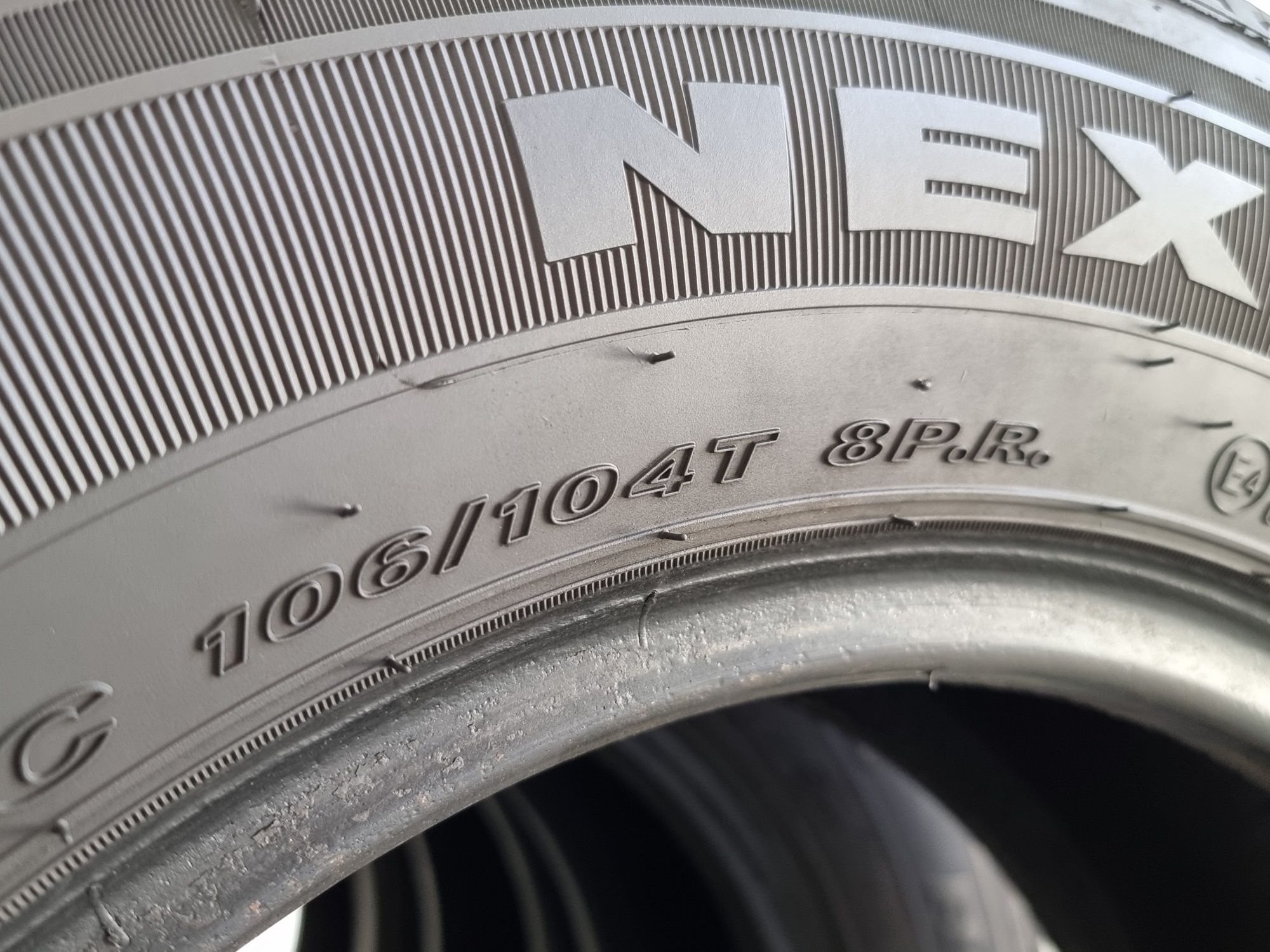 205/70/15C Nexen 4Броя 320лв 7мм