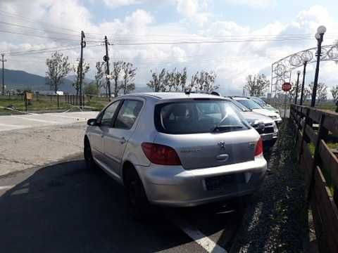 Dezmembrez Peugeot 307 an 2004 motor 2.0 HDI tip RHY