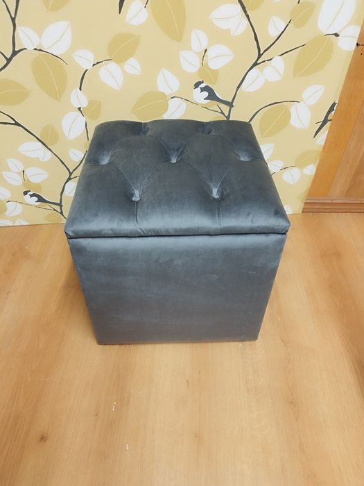 Vând taburet tapițat Chesterfield catifea Gri-Antracit cu spatiu depo