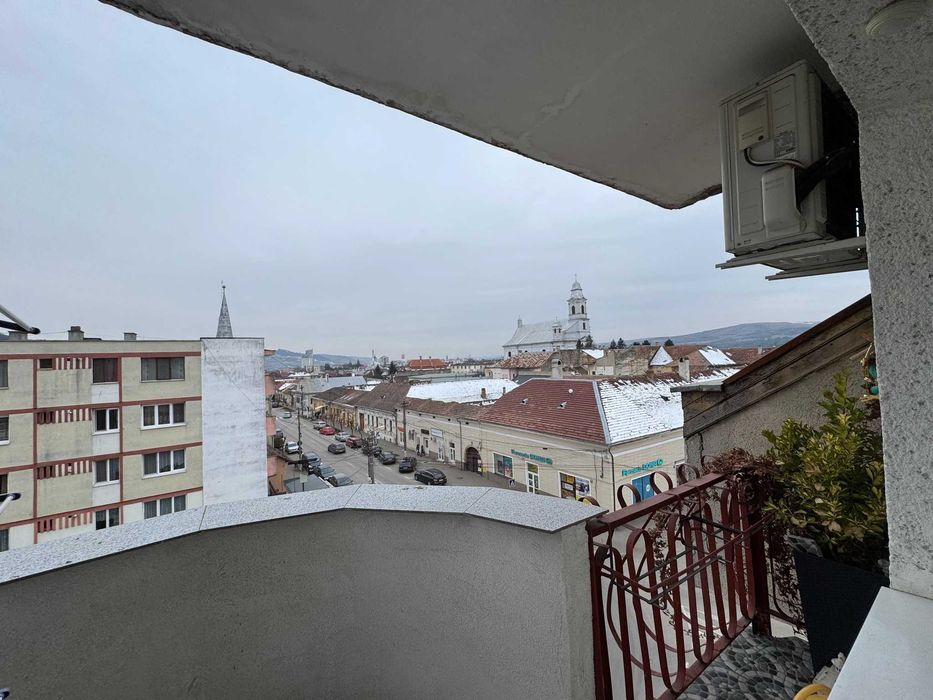 Apartament 4 camere