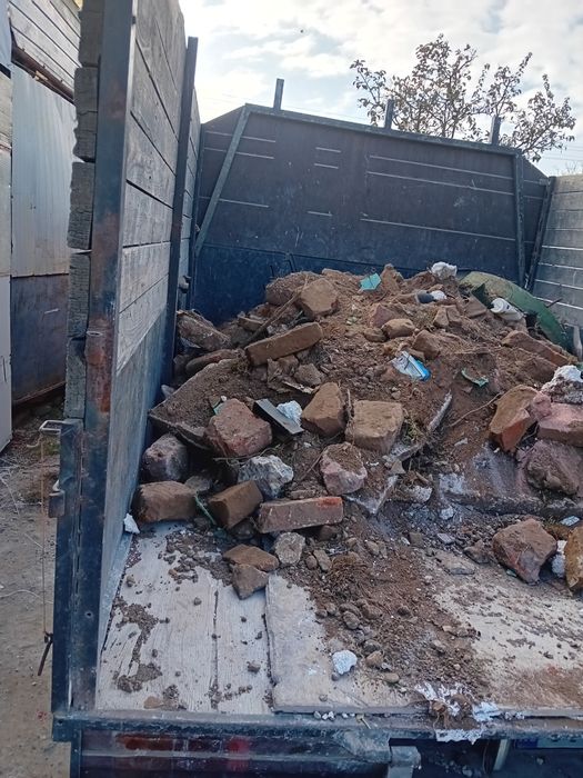 Fac debarasari,ridicare moloz