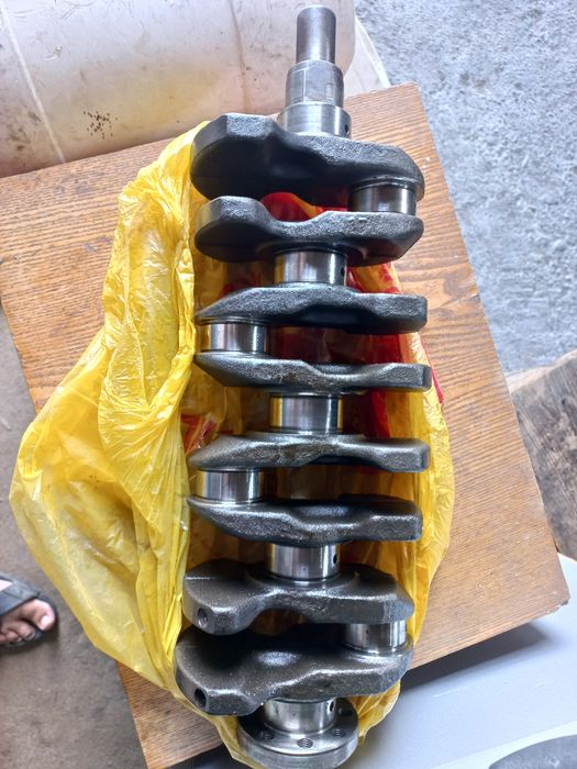 Продам коленвал, поршня, картер