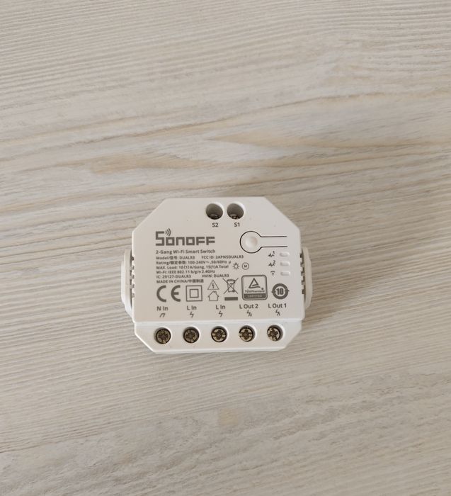 Umniy  Wi-Fi  kommutator dvux  releyny  sonoff  / DUALR3