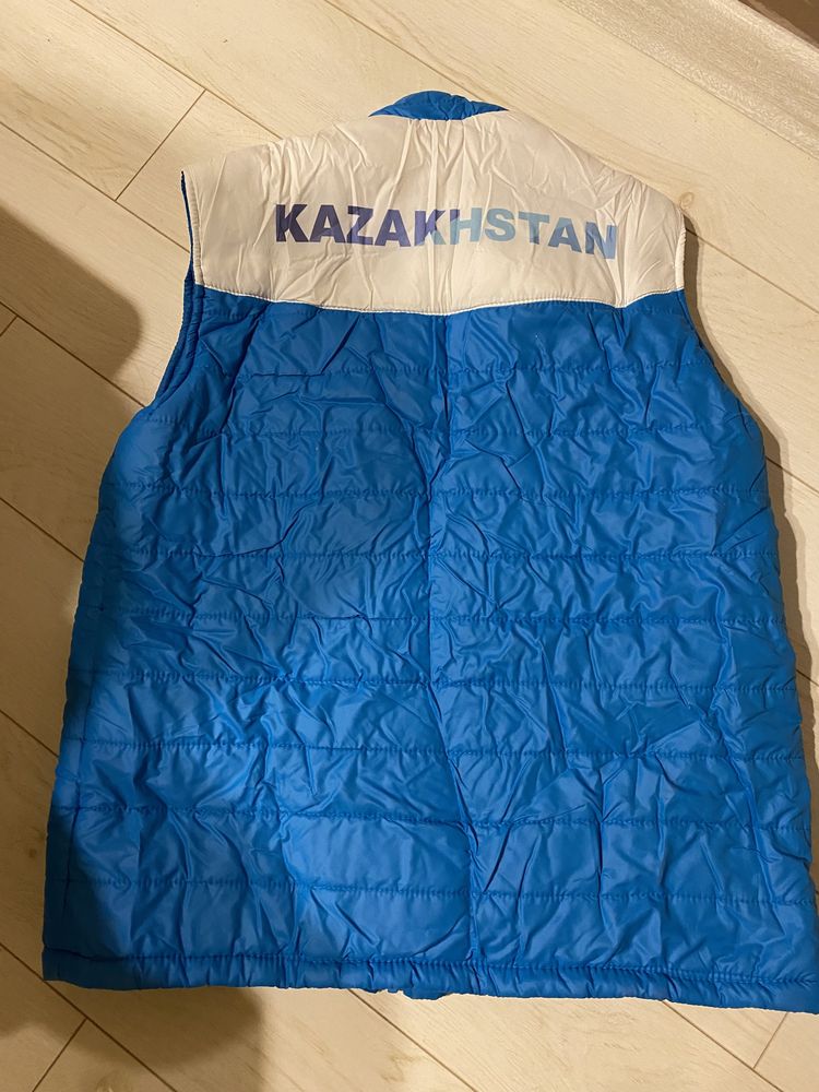 Продам новый жилет безрукавку Казахстан размер 46