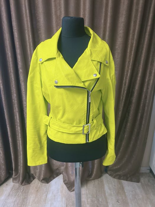 Жълто кожено яке
