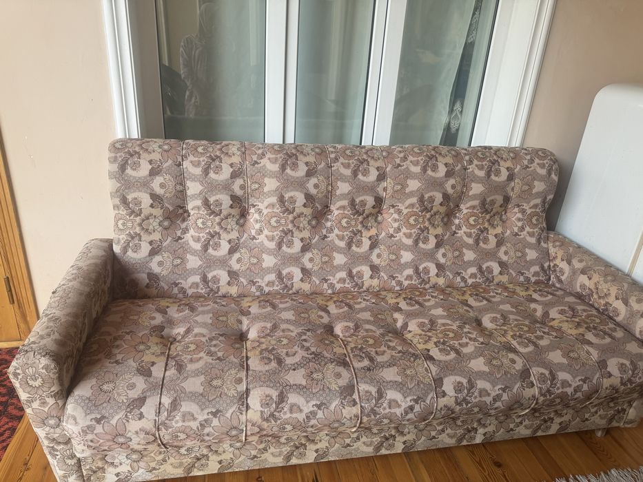 Yumshoq mebel sotiladi