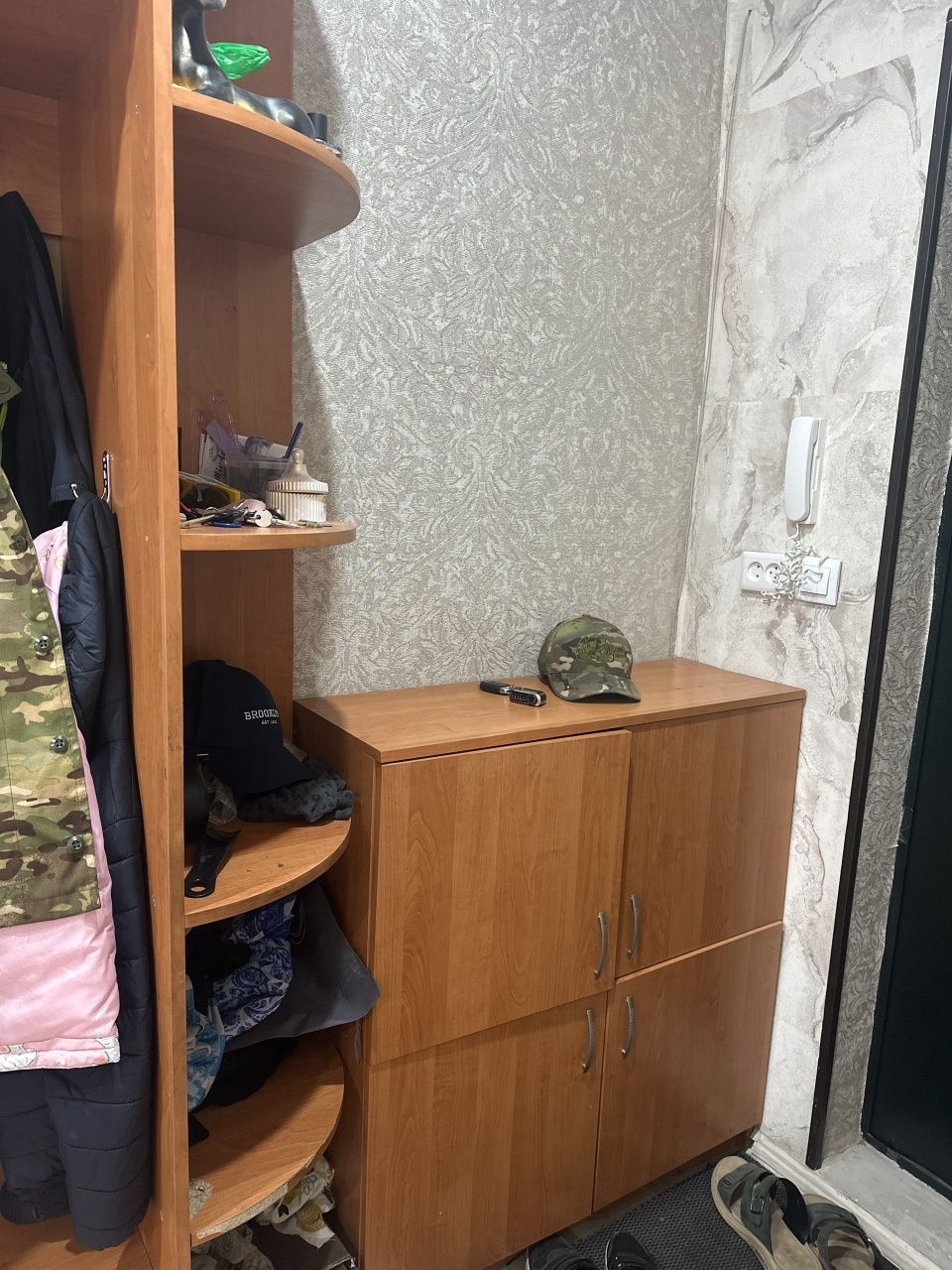 Продам прихожую полностью