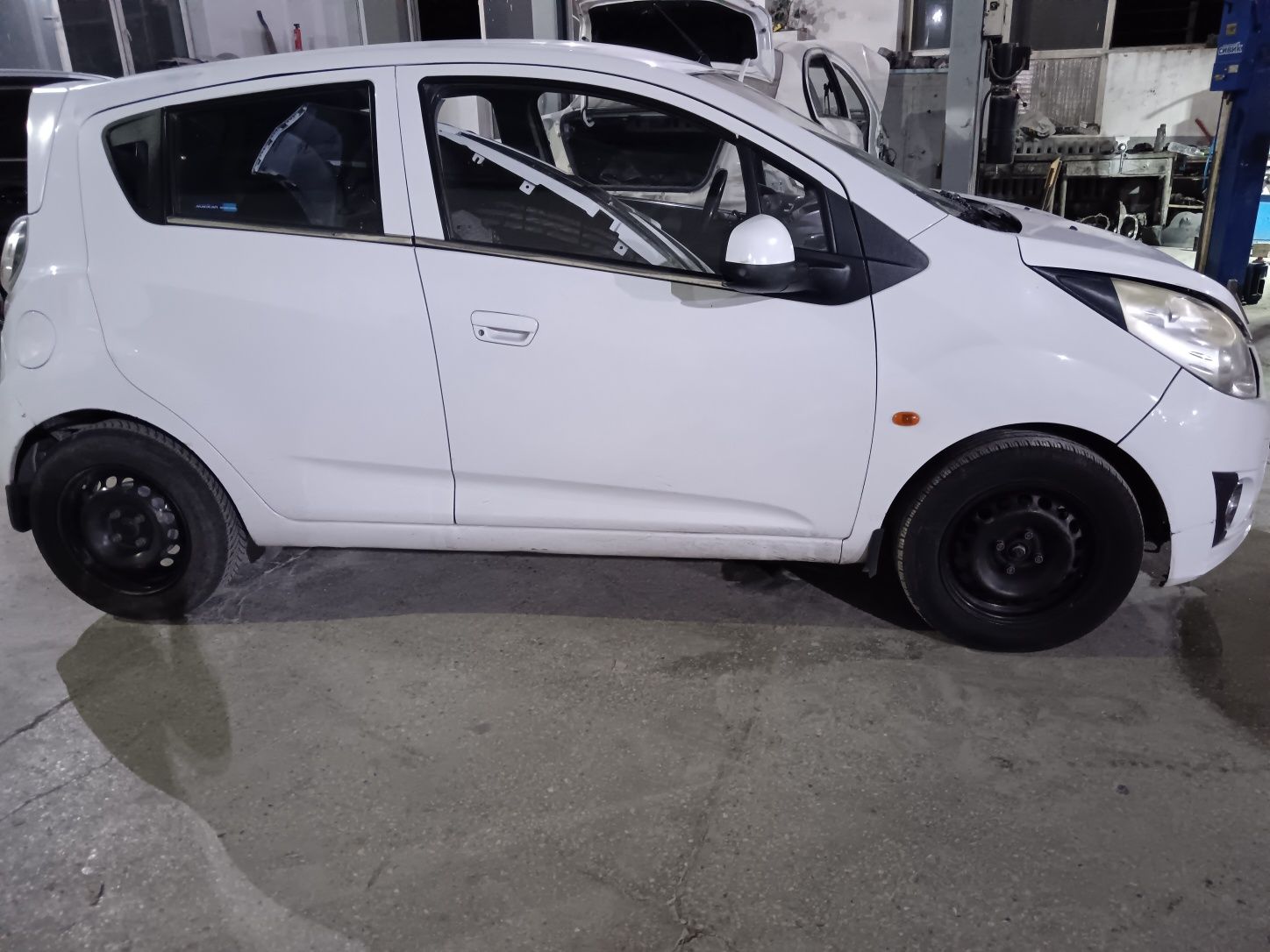 Spark 2010 urulmagan butun benzin 1motor