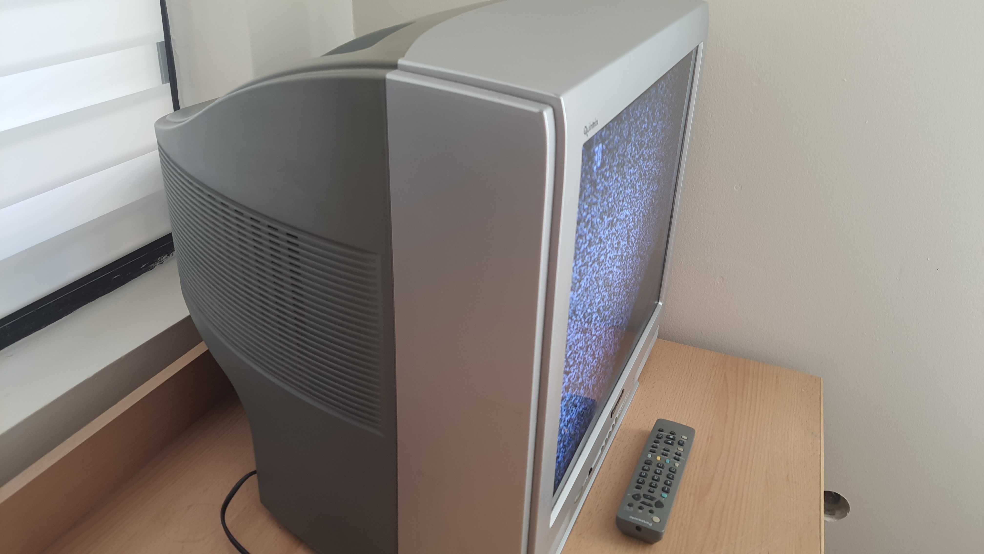 Работещи 21 инчa Panasonic Quintrix TX-21AP1P и NEO TV-2199 TXUS