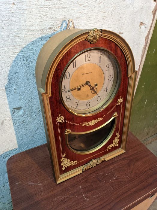 Настенные часы с боем.