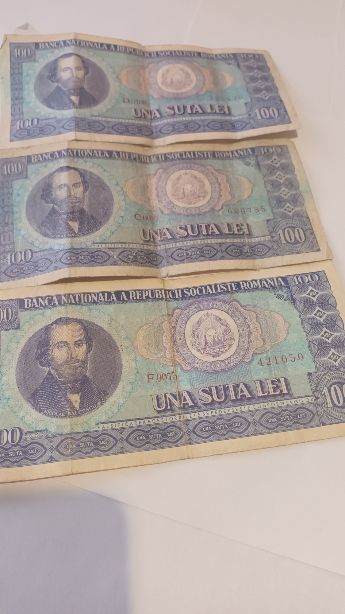 Vând bancnote vechi