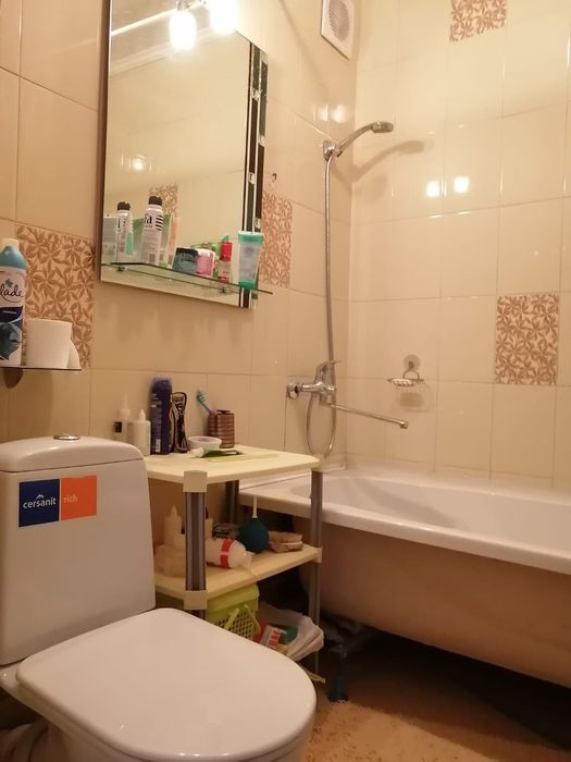Продам 2-х комнатную квартиру с перепланировкой,хорошее состояние.