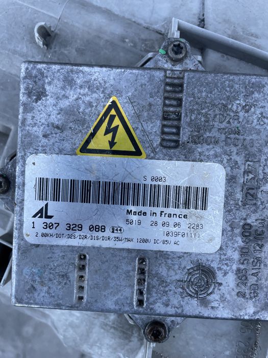 Оригинални фарове за мерцедес w203 с лупи ксенон оборудвани