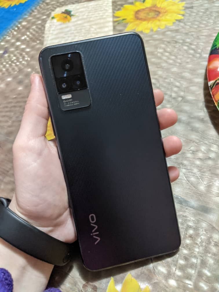 Продам Vivo v21 e