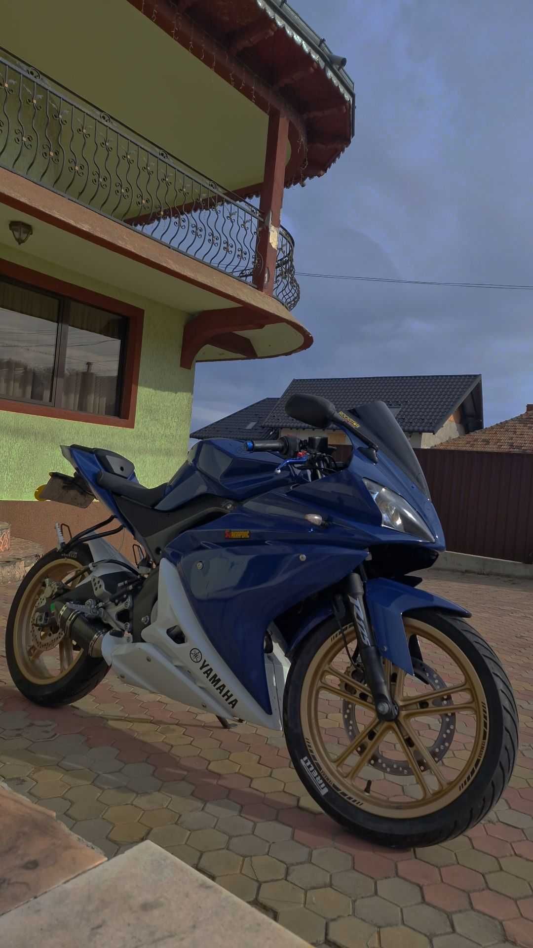 Vând Yamaha yzf r125 2013