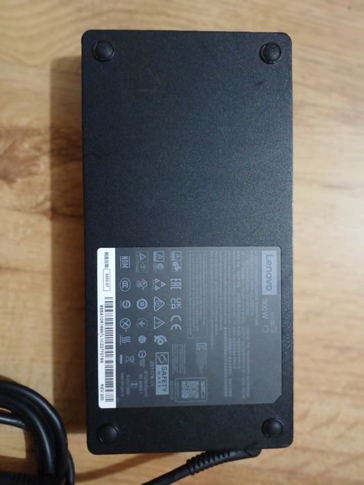 Incarcator pentru laptop LENOVO AC Adapter Slim 300W