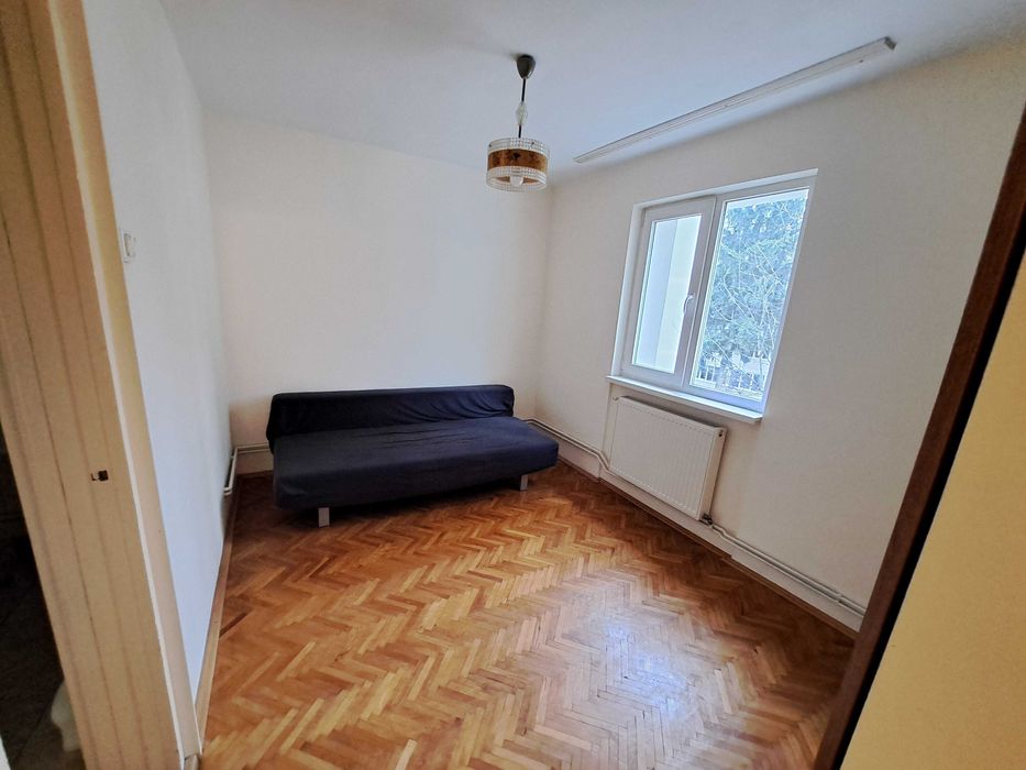Vand apartament 2 camere, circular, TG. Mures, Dambu