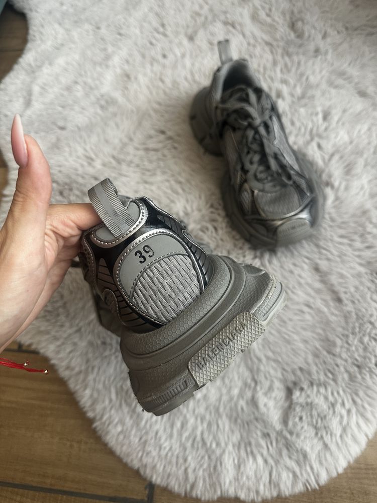 Balenciaga 3xl - сиви