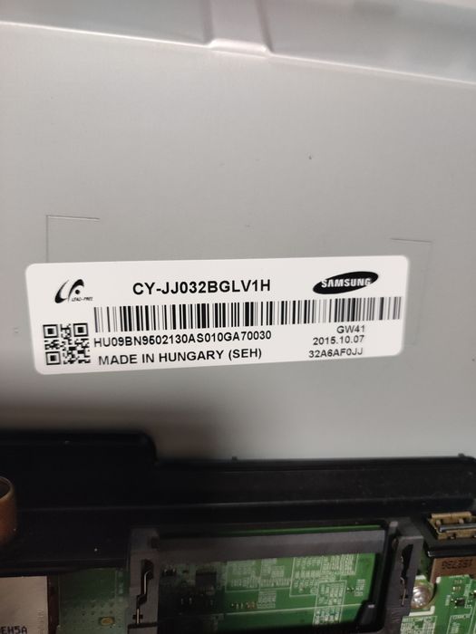 UE32J5200AW display functional
