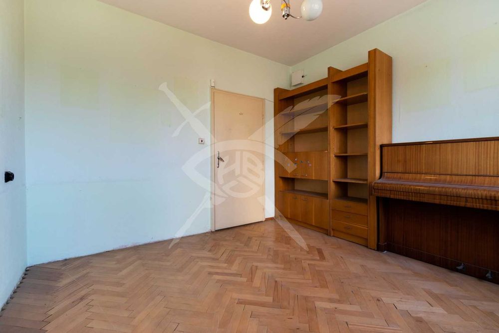 Тристаен апартамент в жк. Бъкстон № 93099