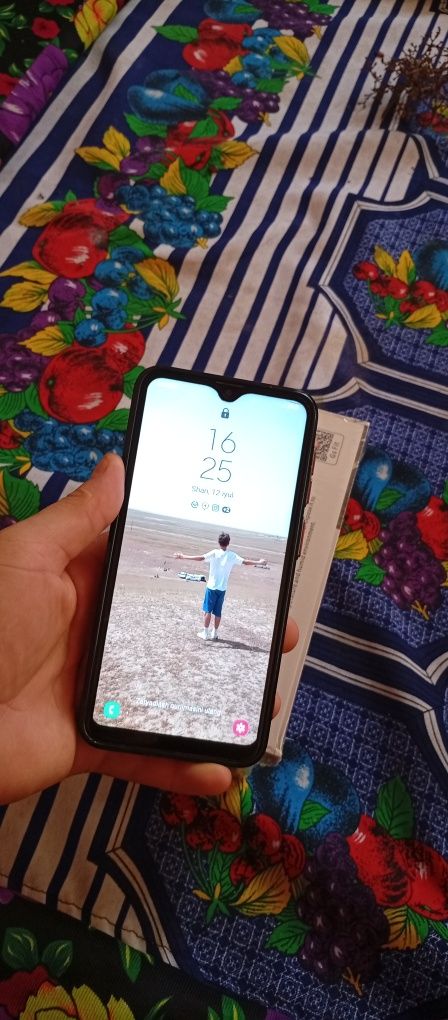 Tezda telefon sotiladi ishlashlari chotki