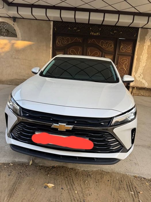 Monza avto mashinasi sotiladi