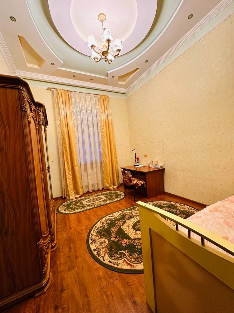 Срочно! Ул. Азимтепа Шахристанская 7,5 сот.Фасад 30м.Евродом 2015 год