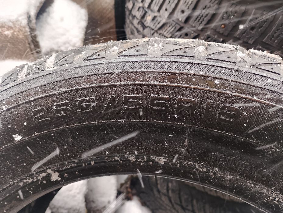 Продается шины по 10000 (1 шина) R18