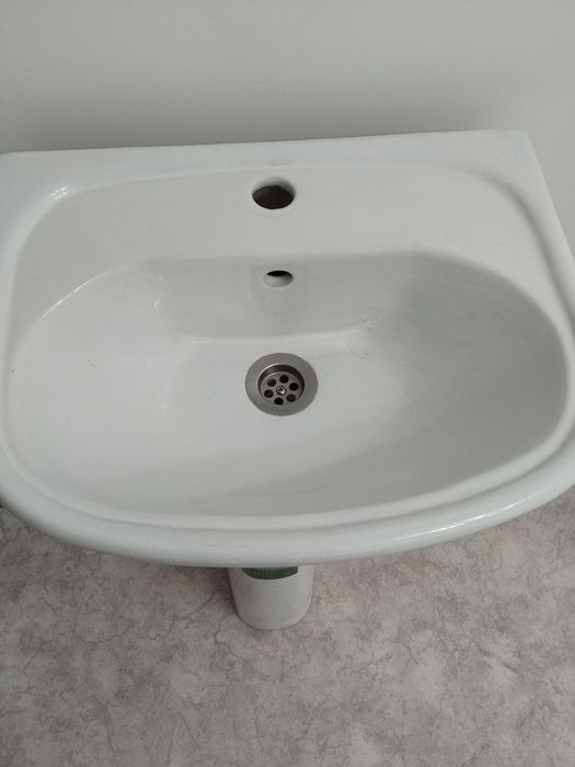 Новая раковина с пъедесталом