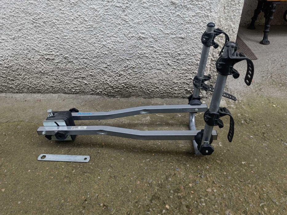 Vand suport pt 2 biciclete cu prindere pe carlig Peruzzo Arezzo 667