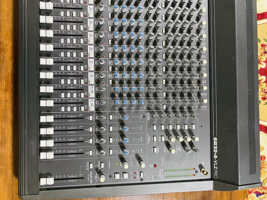 Mackie SR32.4-VLZ PRO