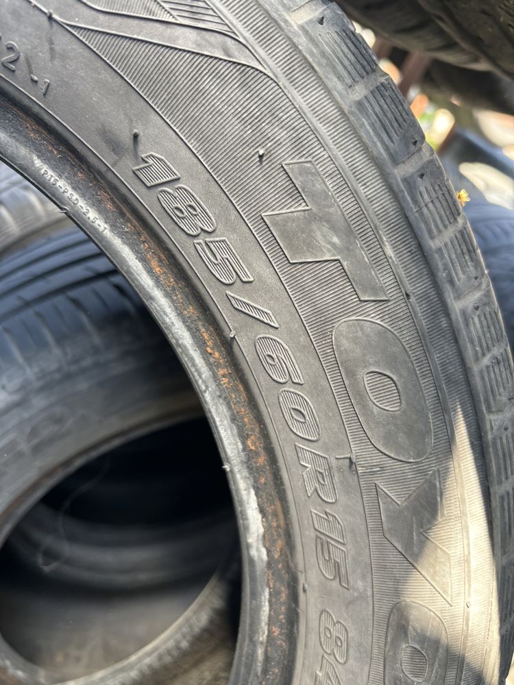 Anvelope vara 185/60/15 set Toyo impecabile 6mm