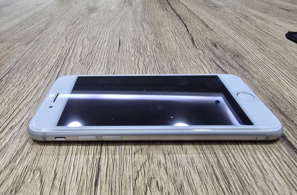 Iphone 8  64gb идиал очилмаган кирилмаган чака чукалари юк