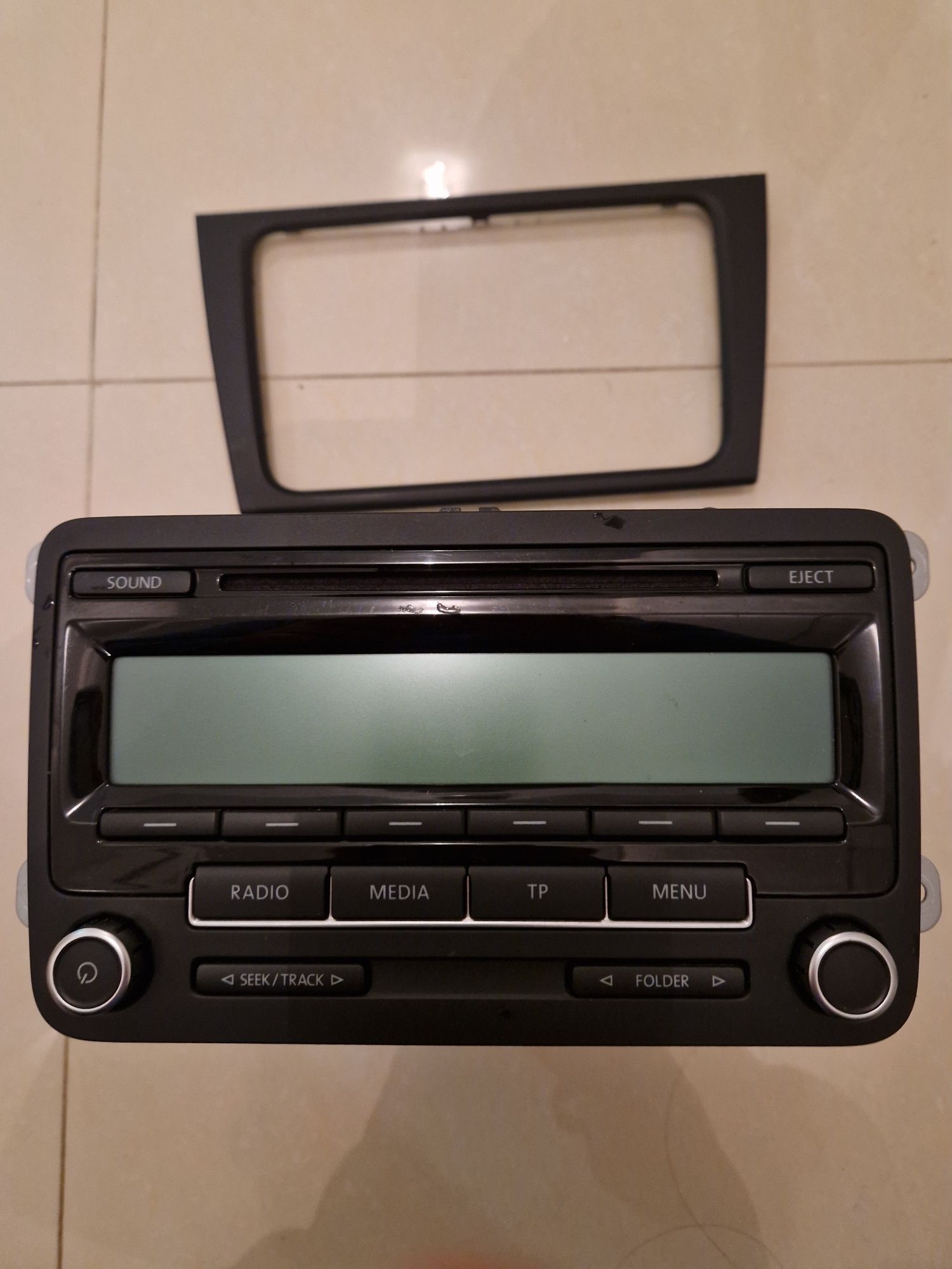 Radio cd Original Vw Golf , Passat . În stare perfecta