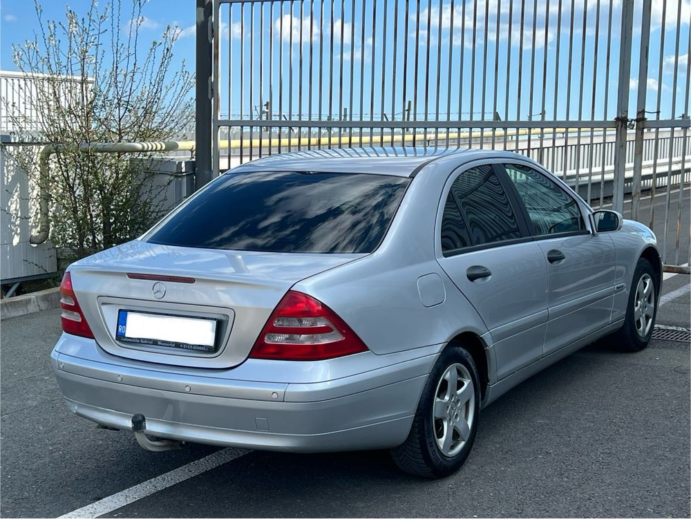 Mercedes C180 intretinut