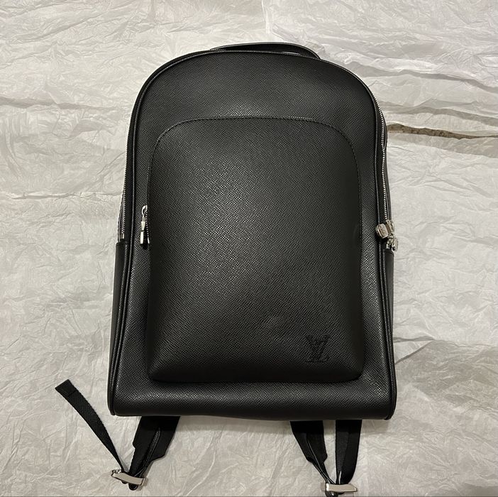 Ghiozdan Louis Vuitton Avenue Taiga Backpack