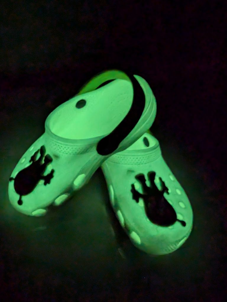 Сабо Crocs светещи в тъмното с10