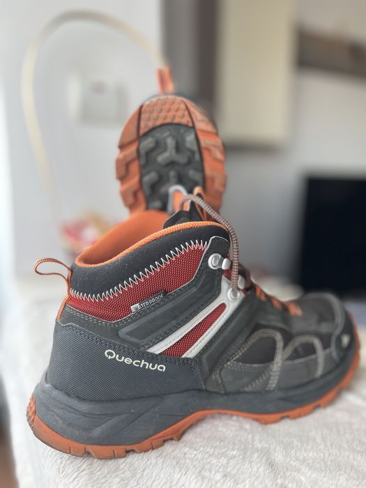 Vand ghete impermeabile Quechua marimea 41