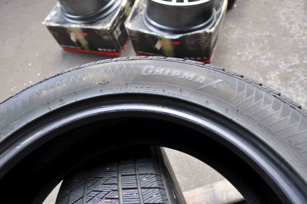 SET 2 Anvelope Iarna 235/50 R19 GRIPMAX Stature MS 99V